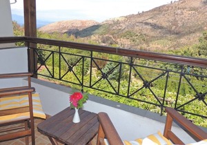 Studio with Amazing Mountain Views in Traditional Thassian Estate !