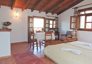 Studio with Amazing Mountain Views in Traditional Thassian Estate !