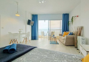 Studio with Wonderful ocean view and WiFi