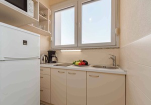 Studio with pool and air conditioning