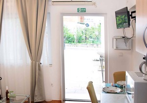 Studio with terrace and air conditioning