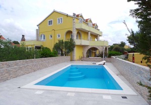 Studio with terrace and air conditioning