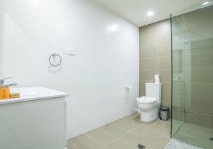 Stunning 1Bed1Bath apartment@Mascot