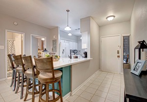Stunning 2 bd 2 bth Ground Floor Condo Lake Conroe Near Clubhouse!