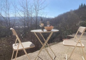 Stunning 2-Bed Apartment in Borgo val di Taro
