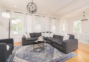 Stunning 2 Bedroom Apt in Historic Springfield