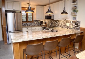 Stunning 2B Condo w/Private Trail to Slopes!
