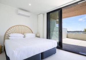 Stunning 3-Bed Unit with Bayside Views