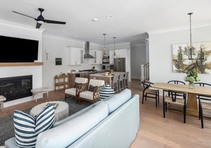 Stunning 4 Bedroom Townhouse in the Heart of Moreland Village!