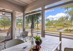 Stunning 4 Bedroom Townhouse in the Heart of Moreland Village!