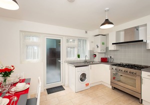 Stunning 4 bedrooms house next to Excel, London City and O2 Greenwich