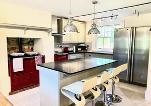 Stunning 6 bedroom Farmhouse in Hellingly