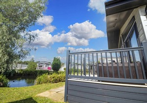 Stunning 6 berth lodge with decking at Manor Park in Hunstanton ref 23064K