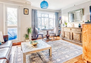 Stunning and Warm Home in Wandsworth by UnderTheDoormat