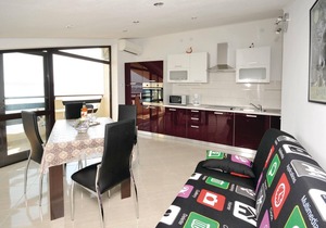 Stunning apartment in Kastel Kambelovac