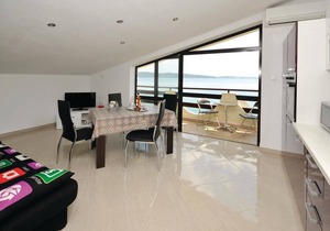 Stunning apartment in Kastel Kambelovac