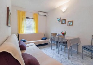 Stunning Apartment In Klenovica With Wifi