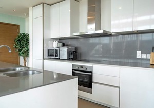 Stunning Family Size Apt with Panoramic Views
