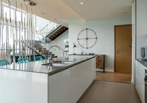 Stunning Family Size Apt with Panoramic Views
