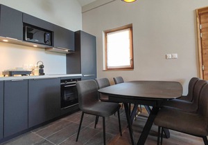 Stunning 3* duplex chalet with hotel services, ski-in/ski-out, parking, wifi