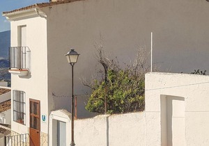 Stunning home in Zahara de la Sierra w/ WiFi and 3 Bedrooms