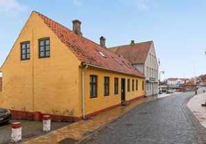 Stunning home in Allinge with kitchen