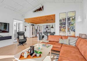 Stunning home in Frørup with kitchen