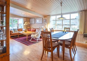 Stunning home in Fur w/ 3 Bedrooms