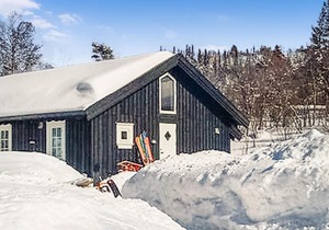 Stunning home in Gålå with sauna