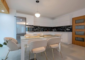 Stunning home in Prolozac Donji
