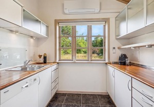 Stunning home in Oksbøl with kitchen