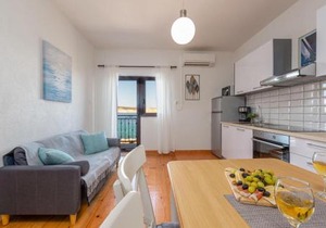 Stunning Home In Prizna With Wifi
