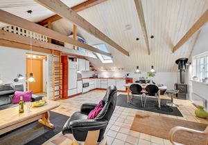 Stunning home in Roslev with kitchen
