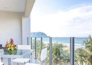 Stunning Ocean & Mountain Views
