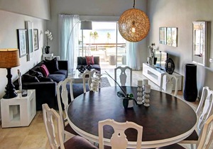 Stunning Ocean View 2 Bedroom Condo with Jacuzzi! Sleeps 4