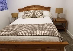 Stunning PetFriendly 2bd/1bath Retreat & Waffles!