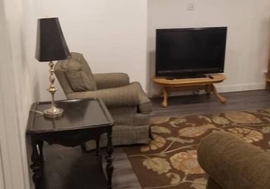 Stunning PetFriendly 2bd/1bath Retreat & Waffles!