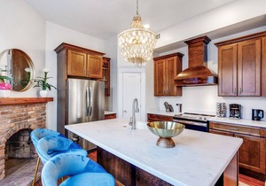 Stunning Renovation by Forsyth Park 4 Bedroom Apt B