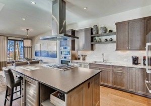 Stunning retreat on the shores of the Blue River, minutes from Breckenridge