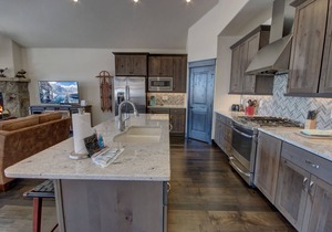 Stunning/River Run Village/Hot Tub/Walk to Slopes