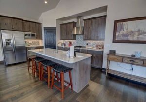 Stunning/River Run Village/Hot Tub/Walk to Slopes