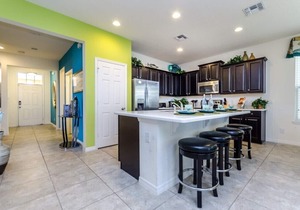 Stunning Showcase 7 Bed 6 Bath Property with Spa and Pool