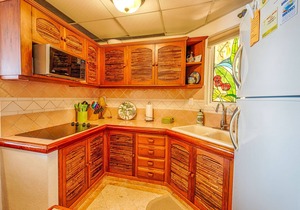 Stunning view of Half Moon Bay in this upscale condo! Pool, AC and WiFi!