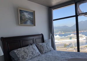 Stunning Views, Gastown, 2bedrm 2bath, 1 Free Parking
