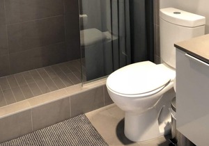Stunning Views, Gastown, 2bedrm 2bath, 1 Free Parking