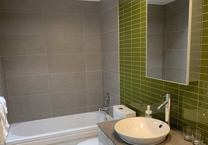 Stunning Views, Gastown, 2bedrm 2bath, 1 Free Parking