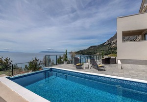 Stunning Villa in Drašnice with Private Pool