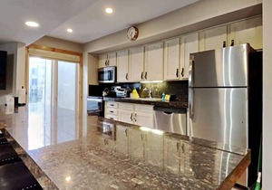 Stylish 2BR Home Near Skiing w/Hot Tub Access!
