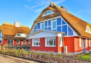 Stylish accommodation in 2 semi-detached houses