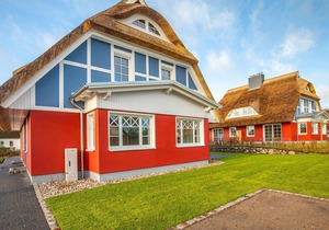 Stylish accommodation in 2 semi-detached houses